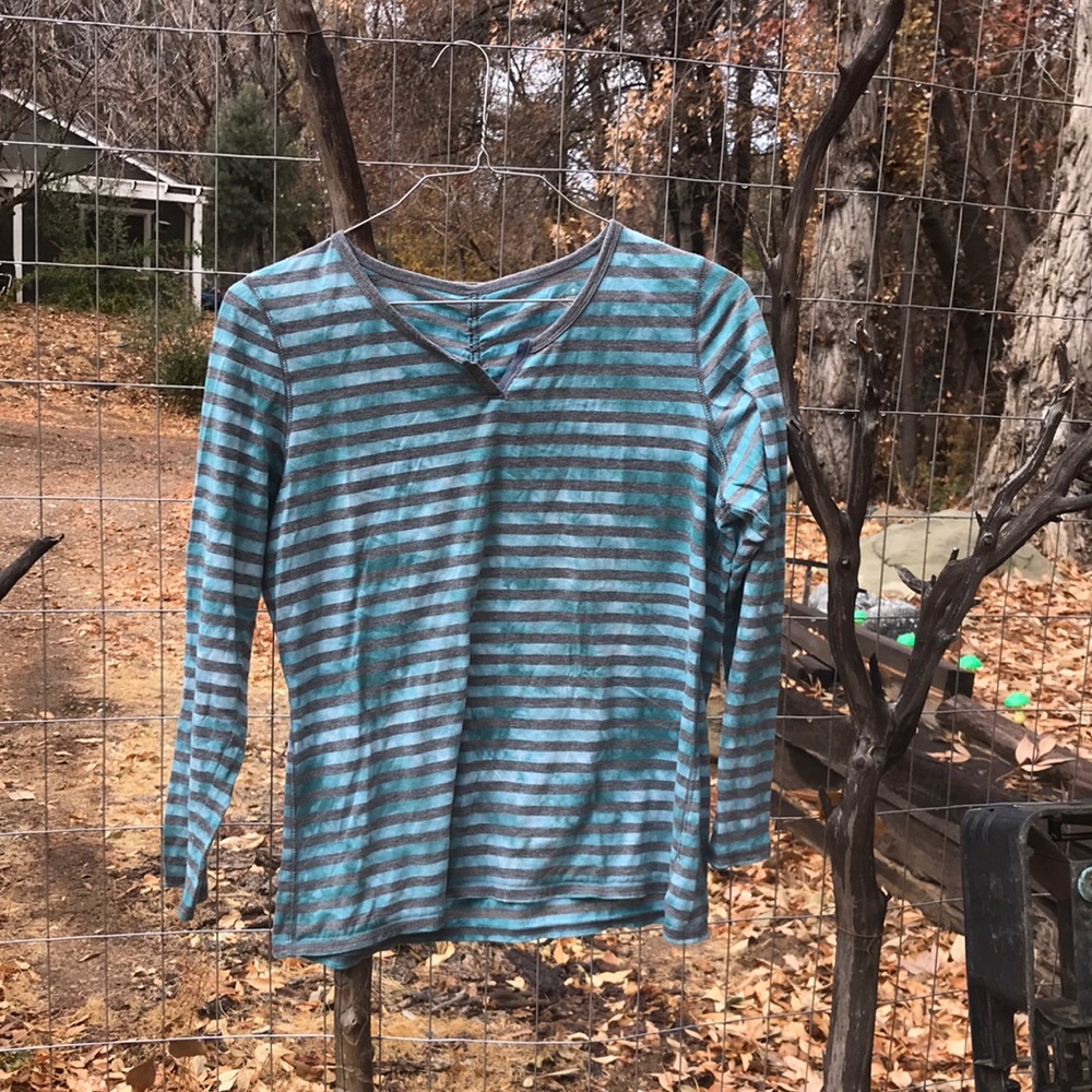 St. John’s bay petite PL long sleeve blue “tie dye” striped shirt